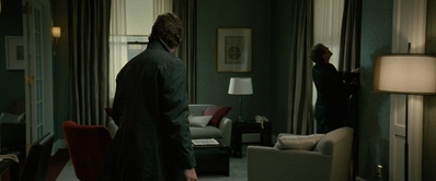 MAN_ON_A_LEDGE_083.jpg