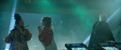 BILL_AND_TED_FACE_THE_MUSIC_394.jpg