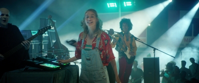 BILL_AND_TED_FACE_THE_MUSIC_419.jpg