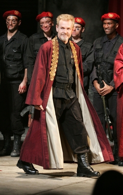 04052005_-_Curtain_Call_for_Julius_Caesar_on_Broadway_003.jpg