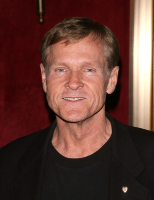 11112007_-_Warner_Bros_Pictures_Premiere_Of_August_Rush_-_Arrivals_012.jpg