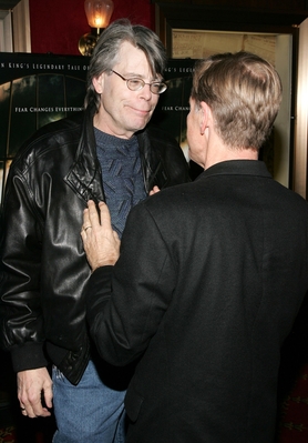 11122007_-_Fujifilm_and_Vault_Presents_The_Premiere_Of_The_Mist_-_Arrivals_003.jpg