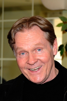 03102012_-_William_Sadler_attends_the_Monster_Mania_Convention_at_the_NJ_Crowne_Plaza_Hotel_002.jpg