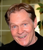 03102012_-_William_Sadler_attends_the_Monster_Mania_Convention_at_the_NJ_Crowne_Plaza_Hotel_002.jpg