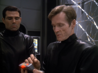 STAR_TREK_DEEP_SPACE_NINE_-_E6X18_INQUISITION__1107.jpg