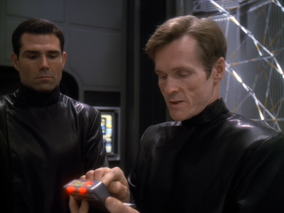 STAR_TREK_DEEP_SPACE_NINE_-_E6X18_INQUISITION__1113.jpg