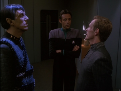STAR_TREK_DEEP_SPACE_NINE_-_E7X16_INTER_ARMA_ENIM_SILENT_LEGES_0612.jpg