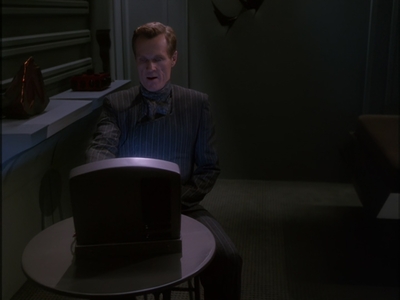 STAR_TREK_DEEP_SPACE_NINE_-_E7X16_INTER_ARMA_ENIM_SILENT_LEGES_0623.jpg