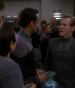 STAR_TREK_DEEP_SPACE_NINE_-_E7X16_INTER_ARMA_ENIM_SILENT_LEGES_0413.jpg