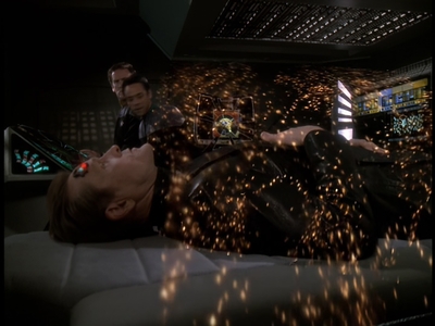 STAR_TREK_DEEP_SPACE_NINE_-_E723_EXTREME_MEASURES_0385.jpg