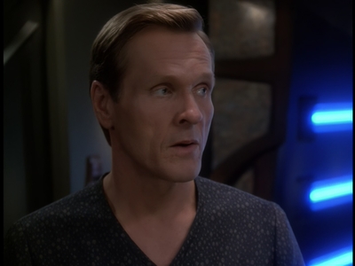 STAR_TREK_DEEP_SPACE_NINE_-_E723_EXTREME_MEASURES_0503.jpg