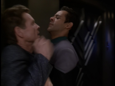 STAR_TREK_DEEP_SPACE_NINE_-_E723_EXTREME_MEASURES_0561.jpg