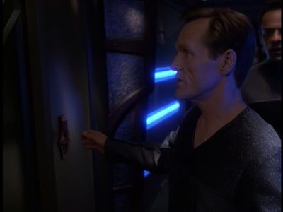 STAR_TREK_DEEP_SPACE_NINE_-_E723_EXTREME_MEASURES_0643.jpg