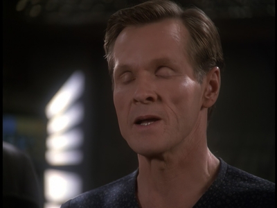 STAR_TREK_DEEP_SPACE_NINE_-_E723_EXTREME_MEASURES_0674.jpg