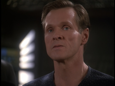 STAR_TREK_DEEP_SPACE_NINE_-_E723_EXTREME_MEASURES_0681.jpg