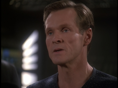 STAR_TREK_DEEP_SPACE_NINE_-_E723_EXTREME_MEASURES_0706.jpg