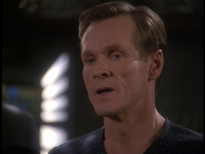 STAR_TREK_DEEP_SPACE_NINE_-_E723_EXTREME_MEASURES_0712.jpg
