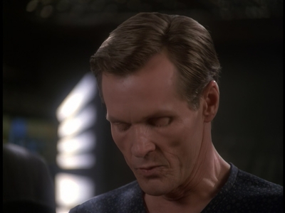 STAR_TREK_DEEP_SPACE_NINE_-_E723_EXTREME_MEASURES_0714.jpg