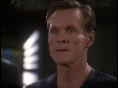 STAR_TREK_DEEP_SPACE_NINE_-_E723_EXTREME_MEASURES_0718.jpg