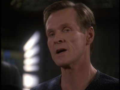 STAR_TREK_DEEP_SPACE_NINE_-_E723_EXTREME_MEASURES_0721.jpg