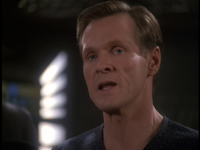 STAR_TREK_DEEP_SPACE_NINE_-_E723_EXTREME_MEASURES_0724.jpg