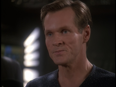 STAR_TREK_DEEP_SPACE_NINE_-_E723_EXTREME_MEASURES_0774.jpg