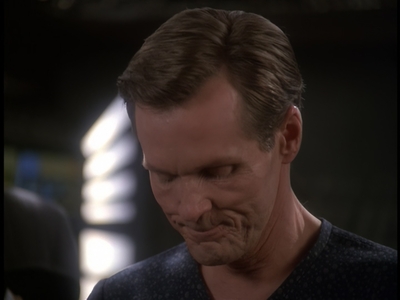 STAR_TREK_DEEP_SPACE_NINE_-_E723_EXTREME_MEASURES_0800.jpg