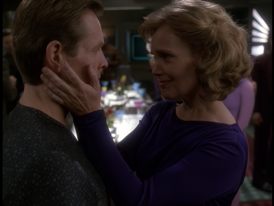 STAR_TREK_DEEP_SPACE_NINE_-_E723_EXTREME_MEASURES_0814.jpg