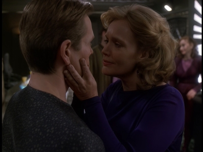STAR_TREK_DEEP_SPACE_NINE_-_E723_EXTREME_MEASURES_0821.jpg