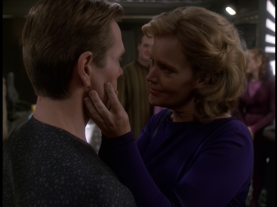 STAR_TREK_DEEP_SPACE_NINE_-_E723_EXTREME_MEASURES_0823.jpg