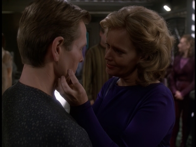 STAR_TREK_DEEP_SPACE_NINE_-_E723_EXTREME_MEASURES_0826.jpg