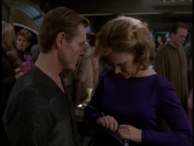 STAR_TREK_DEEP_SPACE_NINE_-_E723_EXTREME_MEASURES_0913.jpg