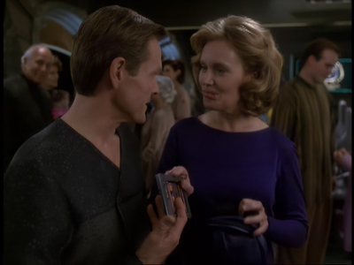 STAR_TREK_DEEP_SPACE_NINE_-_E723_EXTREME_MEASURES_0914.jpg