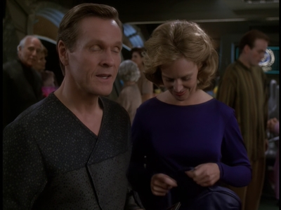 STAR_TREK_DEEP_SPACE_NINE_-_E723_EXTREME_MEASURES_0916.jpg