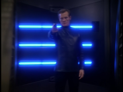 STAR_TREK_DEEP_SPACE_NINE_-_E723_EXTREME_MEASURES_0921.jpg