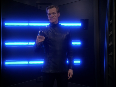 STAR_TREK_DEEP_SPACE_NINE_-_E723_EXTREME_MEASURES_0925.jpg