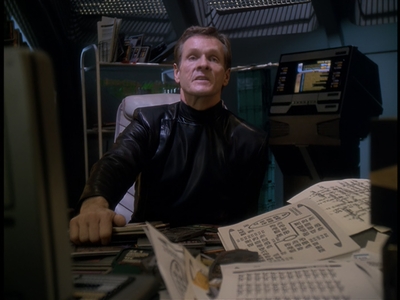 STAR_TREK_DEEP_SPACE_NINE_-_E723_EXTREME_MEASURES_1085.jpg