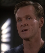 STAR_TREK_DEEP_SPACE_NINE_-_E723_EXTREME_MEASURES_0726.jpg