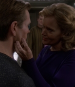 STAR_TREK_DEEP_SPACE_NINE_-_E723_EXTREME_MEASURES_0825.jpg