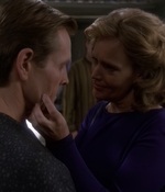 STAR_TREK_DEEP_SPACE_NINE_-_E723_EXTREME_MEASURES_0827.jpg