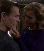 STAR_TREK_DEEP_SPACE_NINE_-_E723_EXTREME_MEASURES_0828.jpg