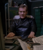 STAR_TREK_DEEP_SPACE_NINE_-_E723_EXTREME_MEASURES_1027.jpg