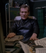 STAR_TREK_DEEP_SPACE_NINE_-_E723_EXTREME_MEASURES_1028.jpg