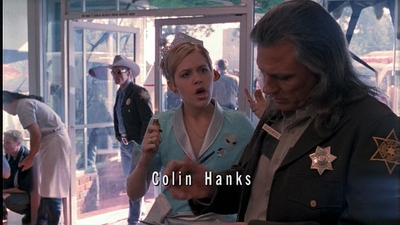ROSWELL_-_E1X01_PILOT_003.jpg