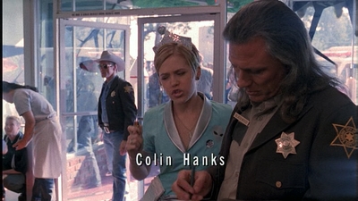 ROSWELL_-_E1X01_PILOT_004.jpg