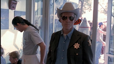 ROSWELL_-_E1X01_PILOT_009.jpg