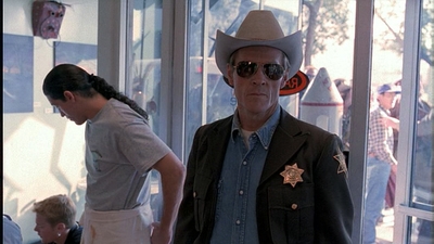 ROSWELL_-_E1X01_PILOT_010.jpg