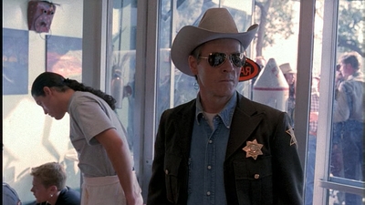 ROSWELL_-_E1X01_PILOT_012.jpg