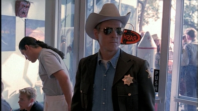 ROSWELL_-_E1X01_PILOT_013.jpg