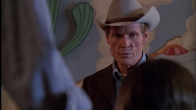 ROSWELL_-_E1X01_PILOT_017.jpg